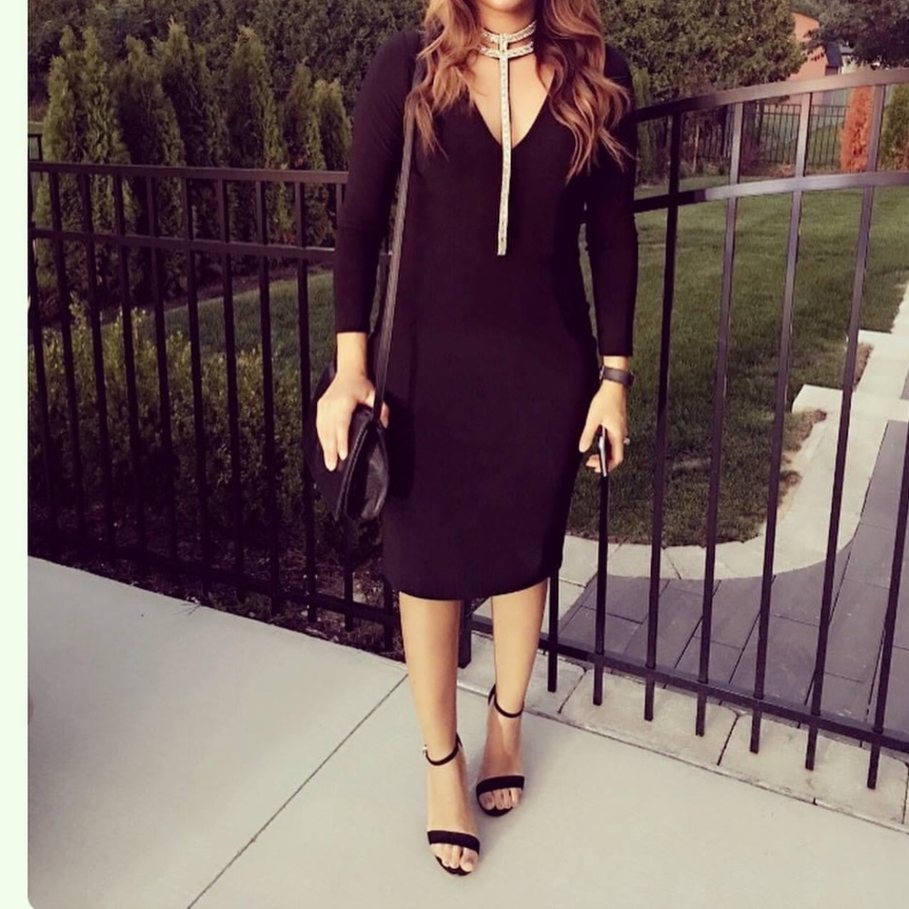 Black dress only worn once, in great condition!